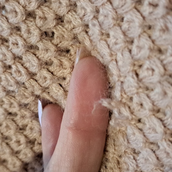 🌼 5/$25 M Revamped Knit Sweater - Picture 4 of 5